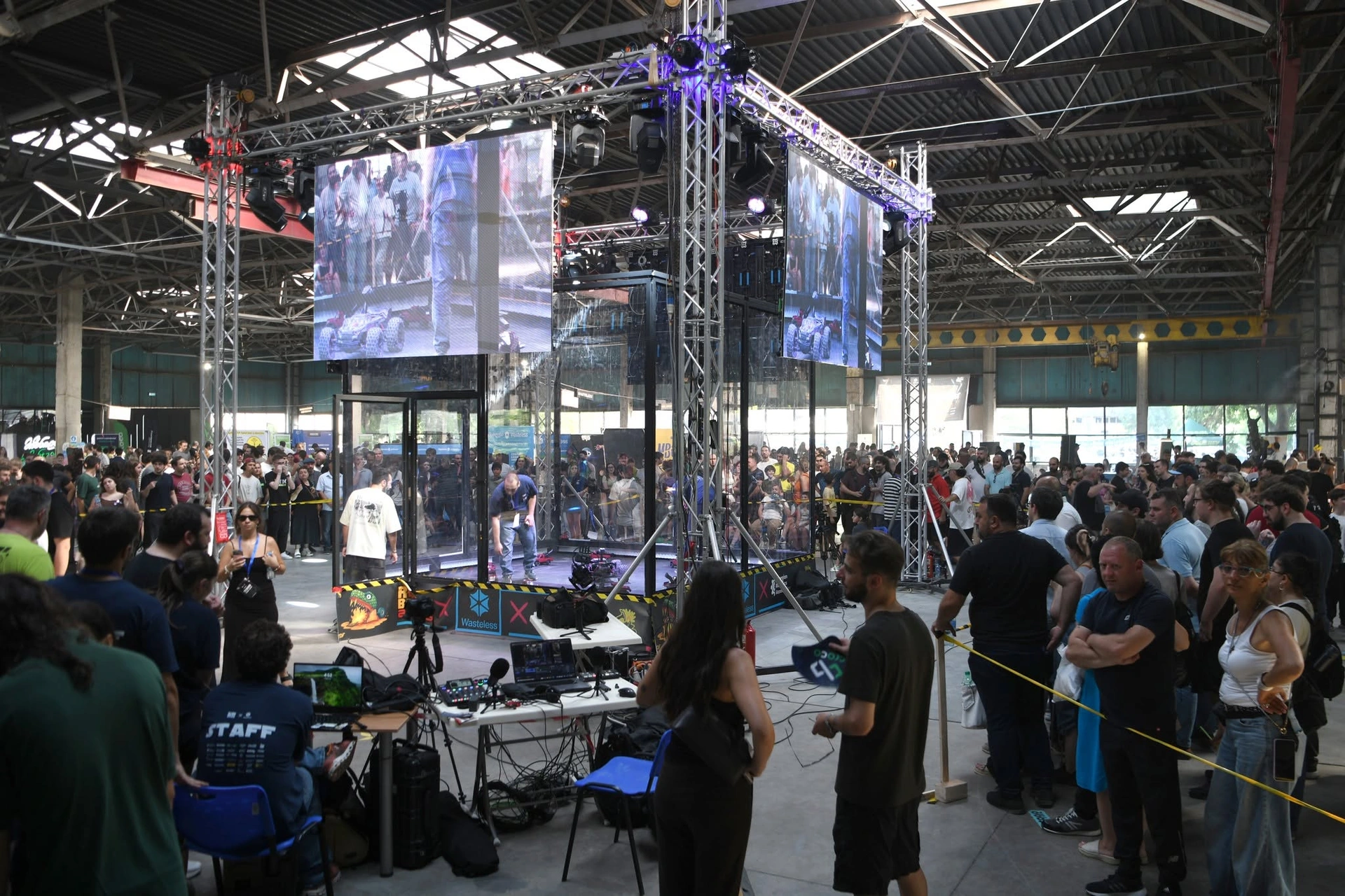 ROBO BATTLE 2025: Combat Robots, SUMO and 10,000+ Visitors